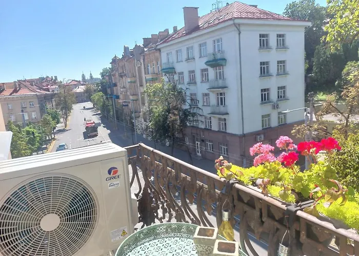 Romantic City Center Apartment In Old Town